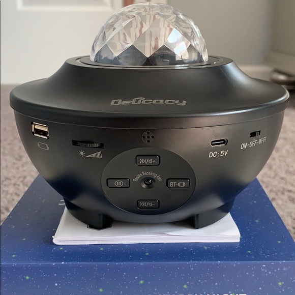 Remote night light projector - Picture 2 of 2